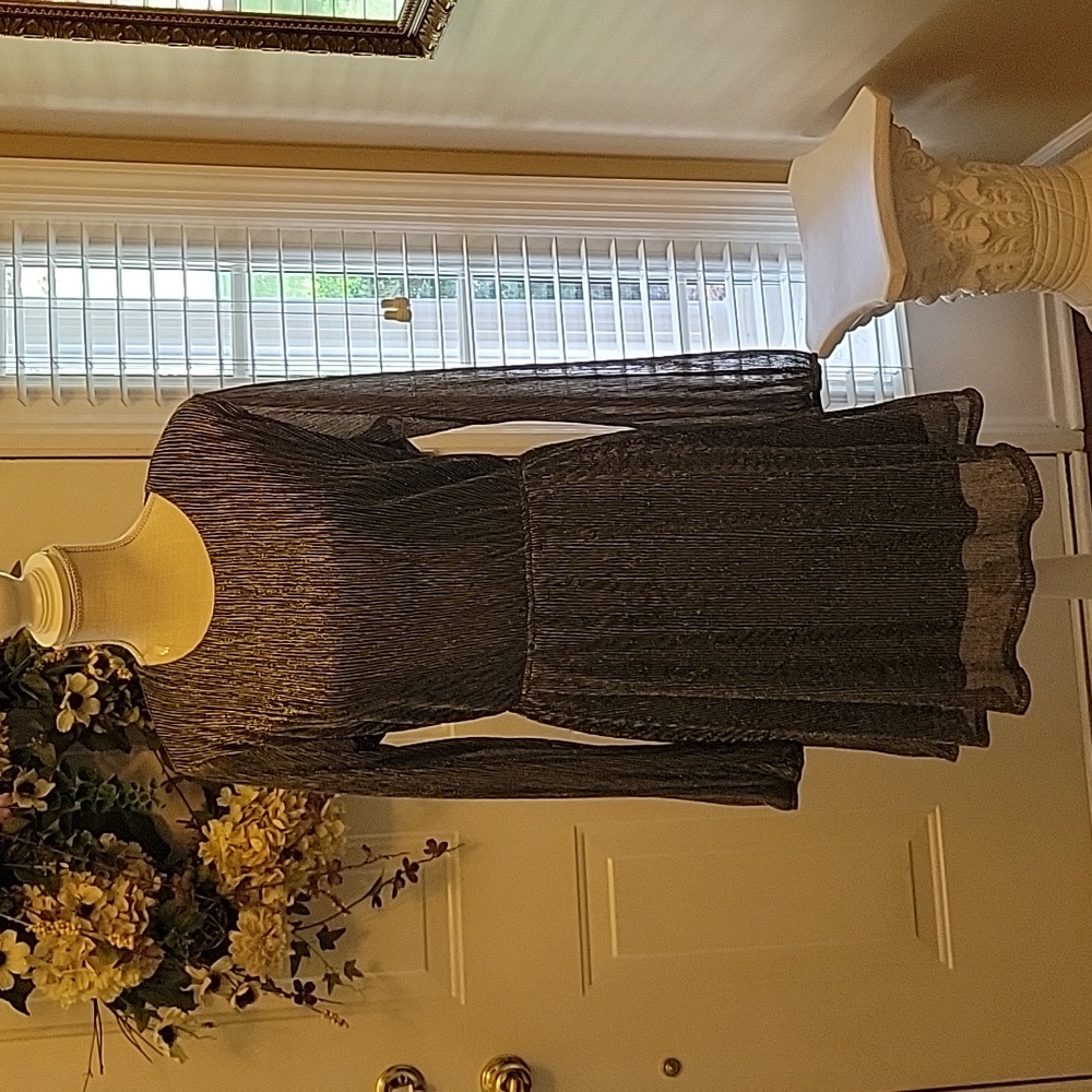 Xhilaration gilded gold metallic black  long sleeve dress fully lined Large New…